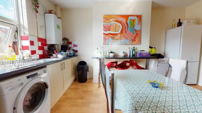 6 bed End of Terrace to rent Image 6