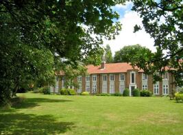 29, Rythe Court, Portsmouth Road, Thames Ditton KT7 0TE