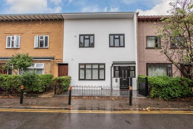 3 Bedroom House in E1 4LS