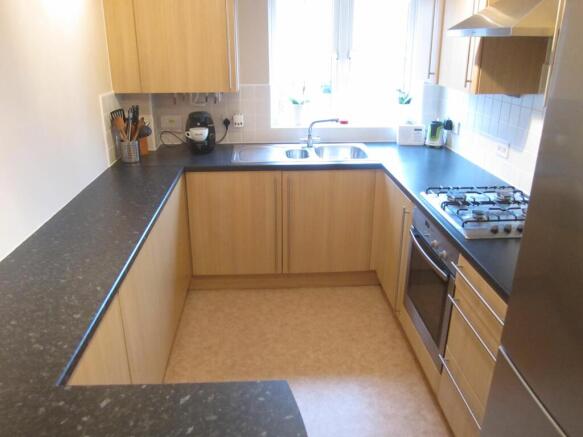 4 kitchen.JPG