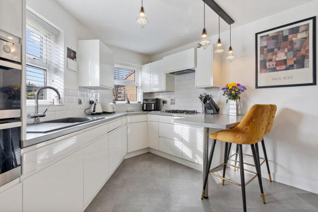 4 bed Detached for sale Image 7