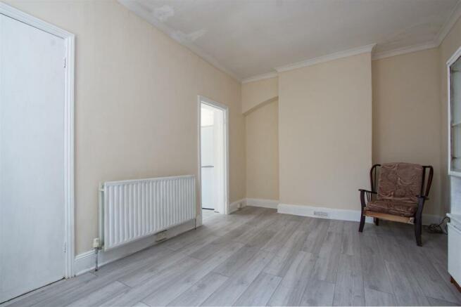 61 Kenlor Road SW17 reception 1.jpg