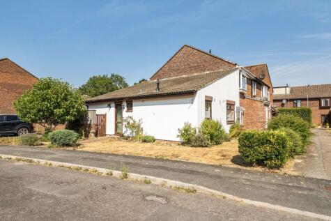 Laburnum Close, Frome, BA11