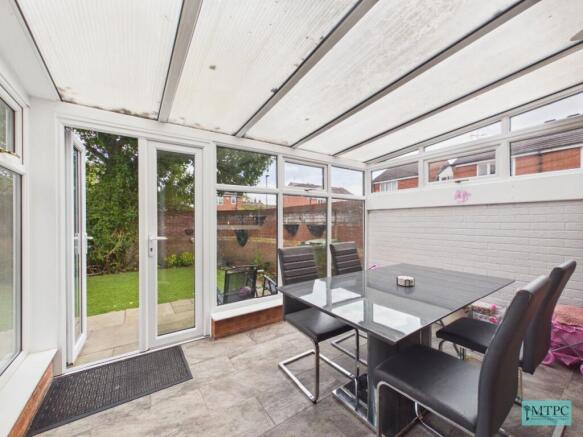 3 bed Semi-Detached to rent Image 4