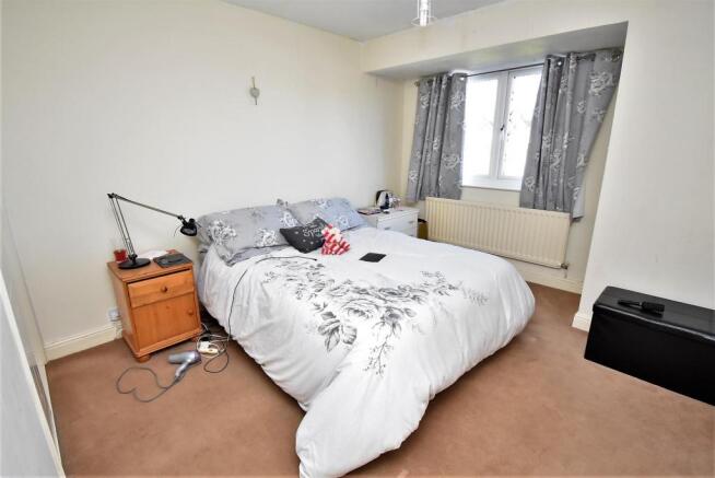 BEDROOM 1.jpg