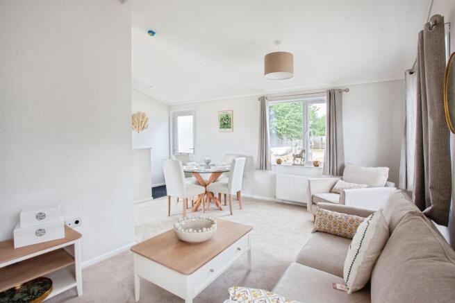 2 bed Park Home for sale Image 9