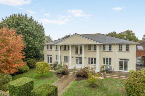 Tudor Close, Chichester, PO19