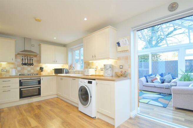 Kitchen1.jpg