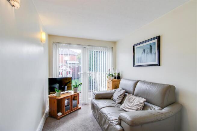 4 bed Semi-Detached for sale Image 8