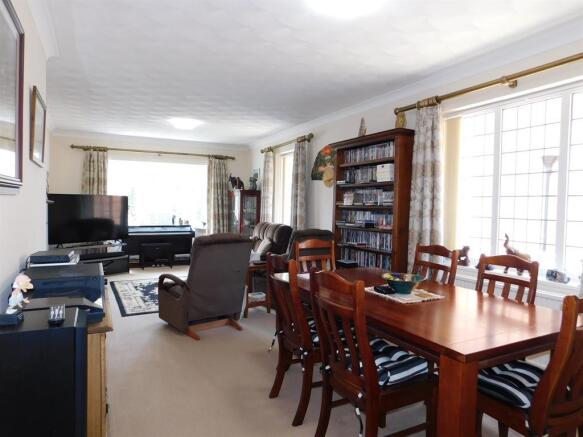 lounge 1