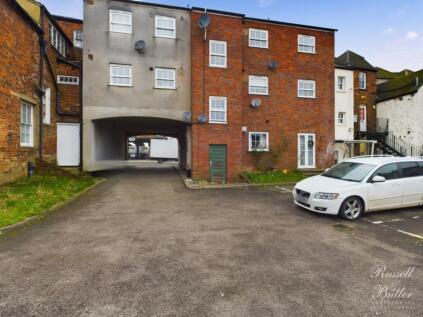 Castle Court, Buckingham