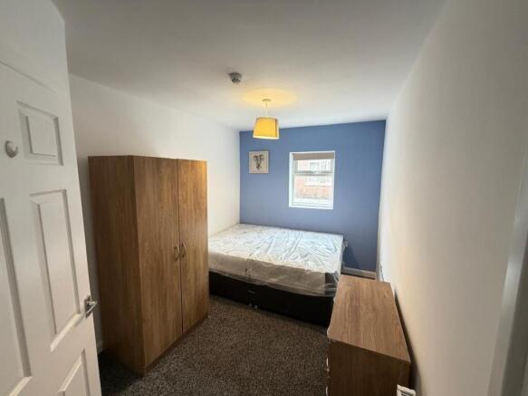 5 bed Flat to rent Image 9