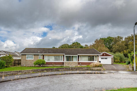 17 Spruce Drive, Lenzie, Glasgow, G66