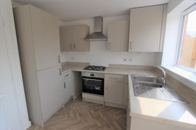3 bed Terraced to rent Image 6