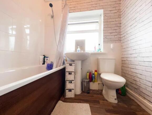 2 bed Terraced to rent Image 8