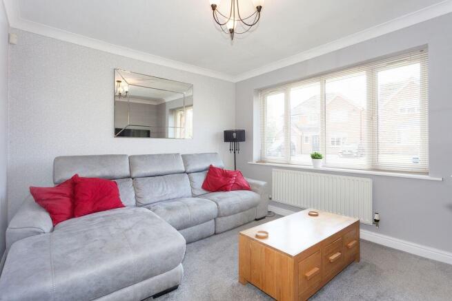 SNUG/FAMILY ROOM