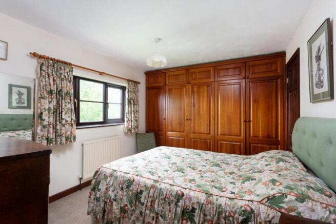 4 bed Detached for sale Image 10
