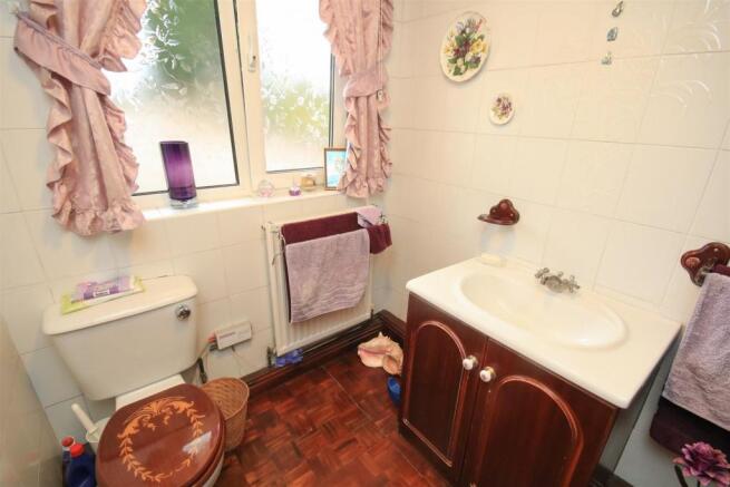 GROUND FLOOR SHOWER ROOM