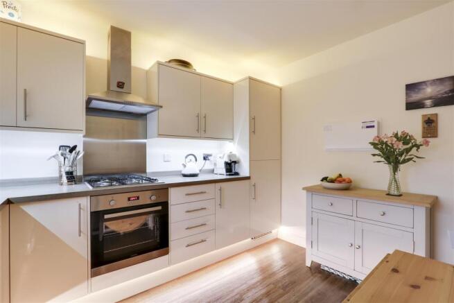 Kitchen (3).jpg