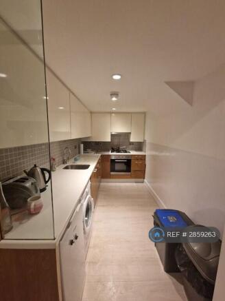 Kitchen (Has All Appliances)