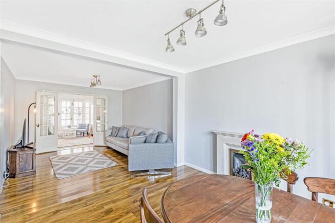 LivingRoom2.jpg