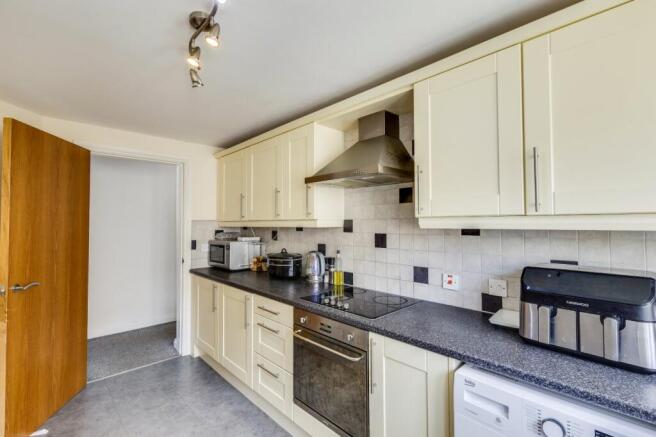2 bed Flat for sale Image 6