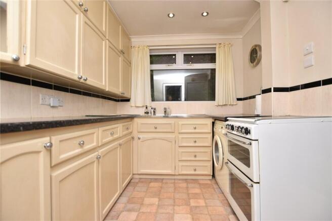 3 bed Semi-Detached for sale Image 11