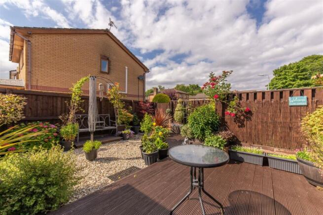 76 Gifford Close-17.jpg