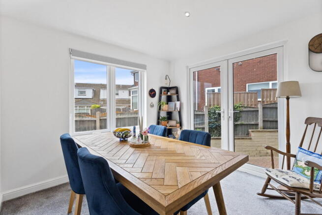 3 bed Semi-Detached for sale Image 11