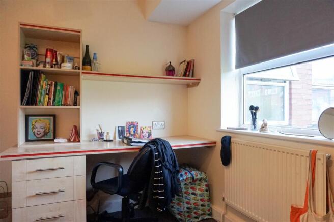 5 bed Flat to rent Image 12
