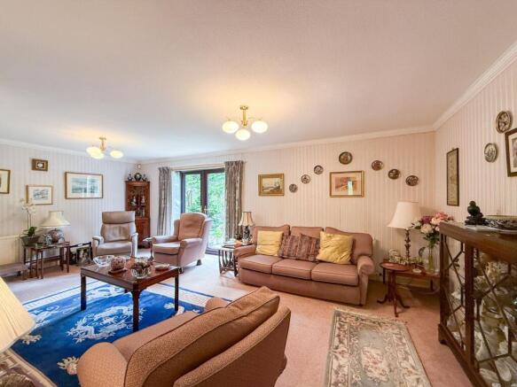 4 bed Detached for sale Image 9