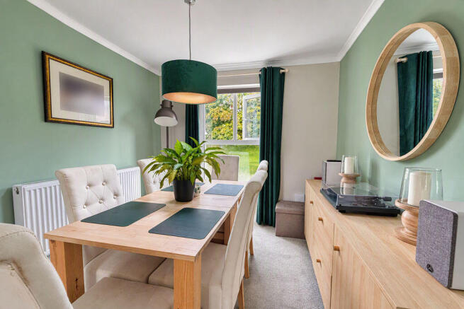 Lounge/Dining Room