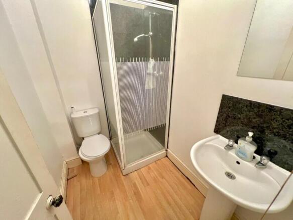 5 bed Terraced to rent Image 7