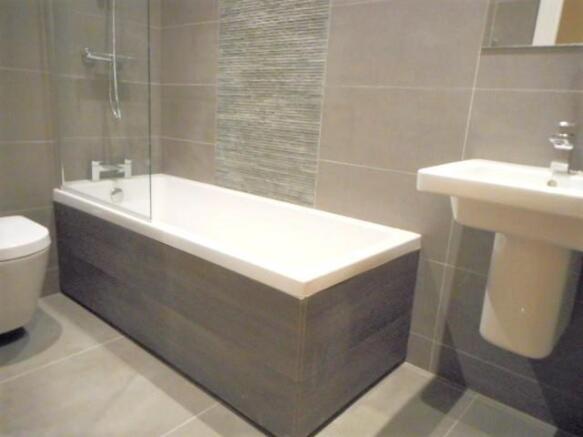 ENSUITE BATHROOM