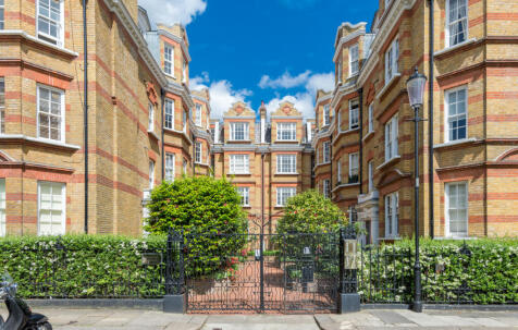 Pitt Street, Kensington, W8