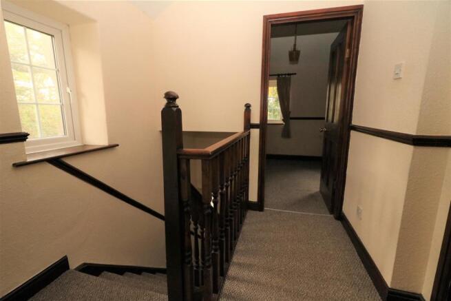 FIRST FLOOR LANDING