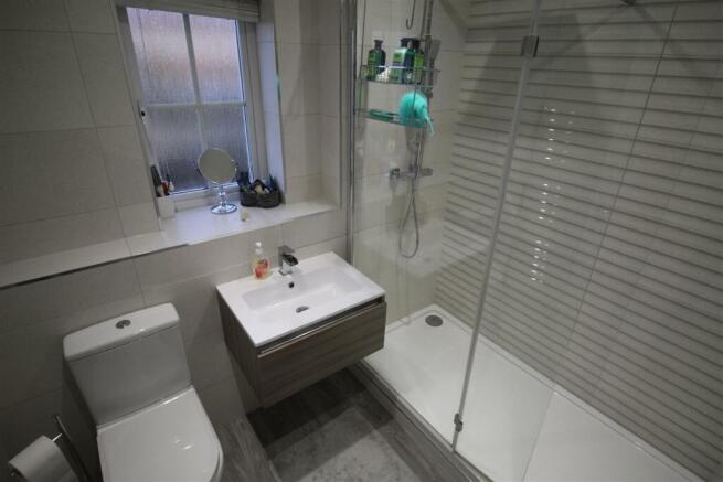 SHOWER ROOM/WC
