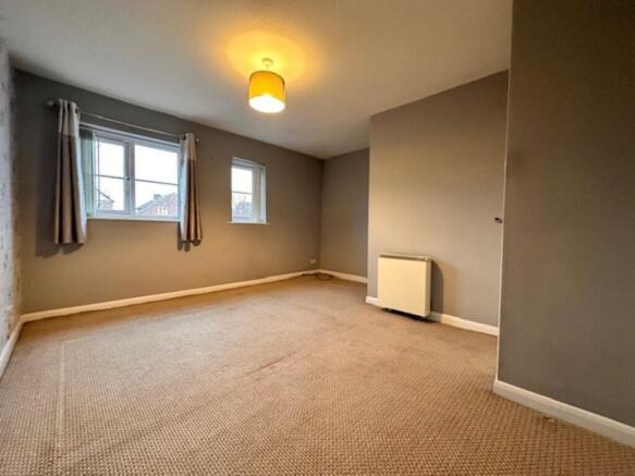 2 bed End of Terrace to rent Image 4