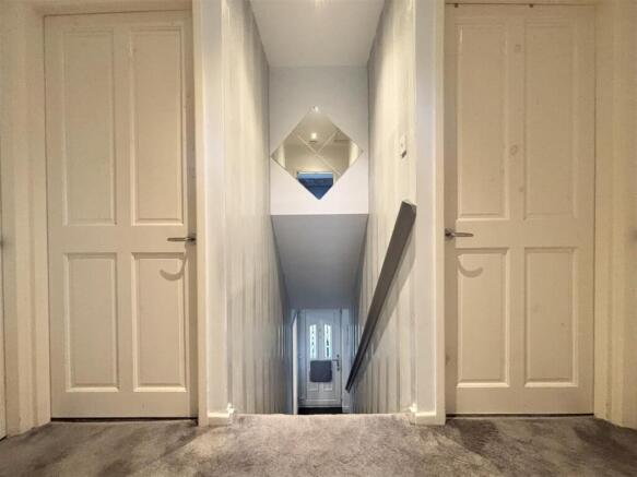 4 bed Detached for sale Image 12