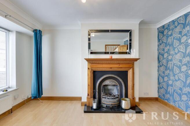 3 bed Semi-Detached for sale Image 7