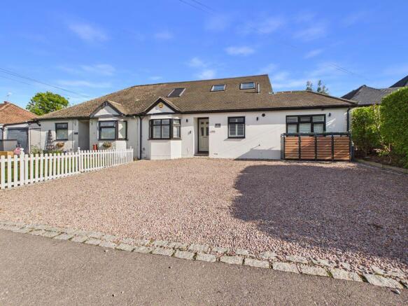 4-bed semi-detached on Mount Avenue, Chaldon, £725,000