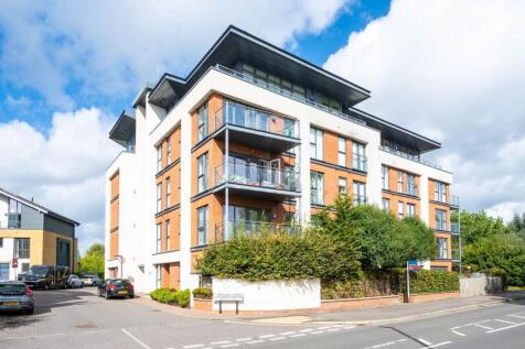 Sycamore Avenue, Woking, GU22