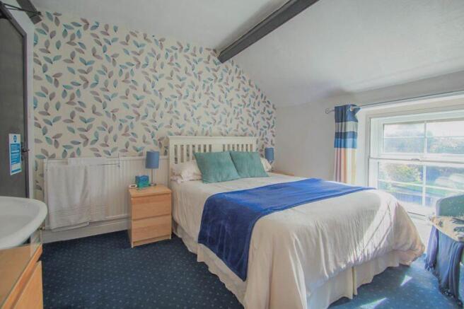 7 bed Detached for sale Image 8