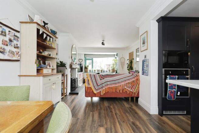 3 bed Semi-Detached for sale Image 7