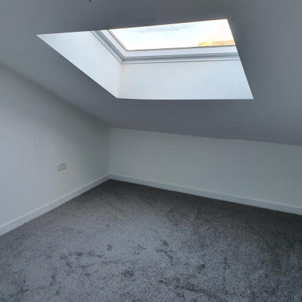 3 bed Apartment to rent Image 5