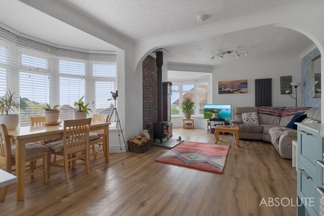 Lounge/dining room