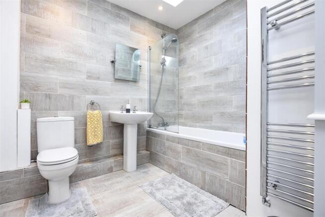 Bathroom.jpg