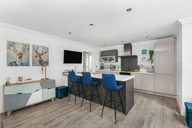 4 bed Detached for sale Image 8