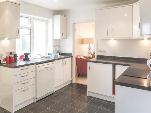 kitchen 1.jpg