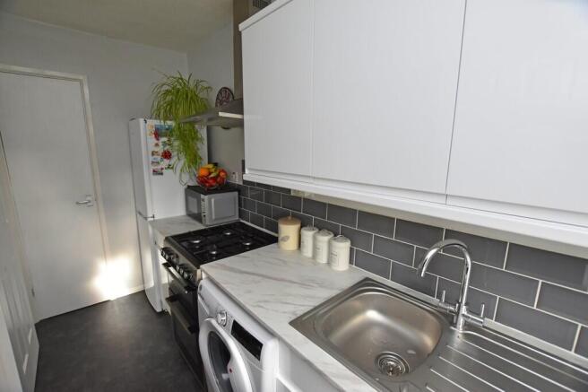 2 bed Apartment for sale Image 4